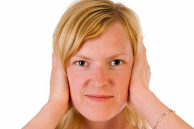 Pryszcze mogą również rozwijać się w uchu.