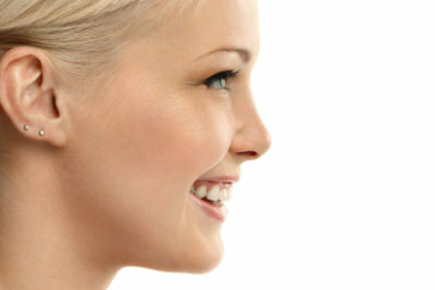 A pimple-free face looks beautiful.