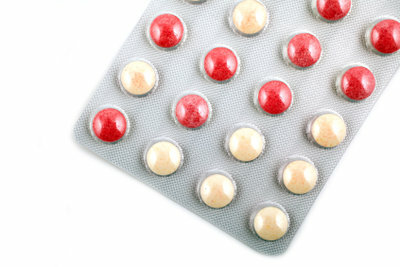 To some extent, postponing the pill intake is not a problem.