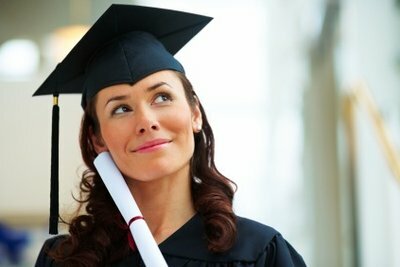 Obțineți certificatul de absolvire a școlii secundare pentru a avea șanse mai mari pe piața muncii.
